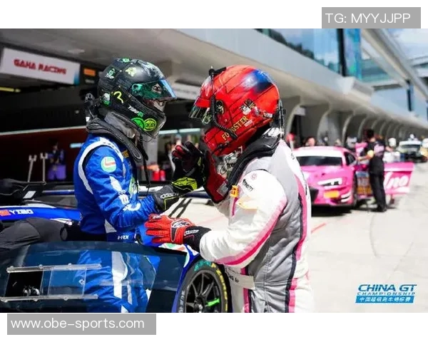 颜骏凌与偶像范德萨合影感慨万分:追梦路上的每一步都值得珍惜 颜骏凌与偶像范德萨合影感慨万分:追梦路上的每一步都值得珍惜