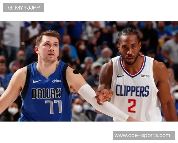 小卡称科林斯打四号位能对抗更高大球员我们每个位置的球员体型都很出色